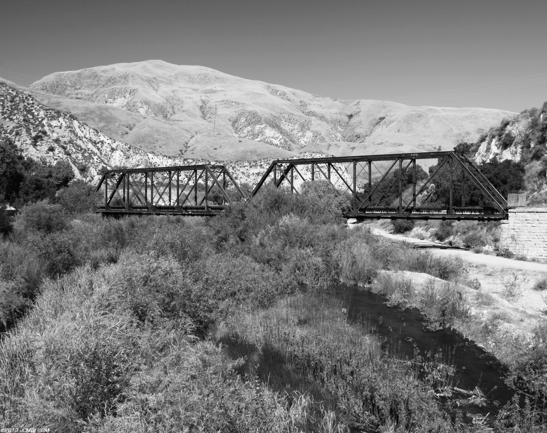 Piru train bridge wide angle B&W 11/17/2011